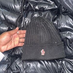 Moncler hat